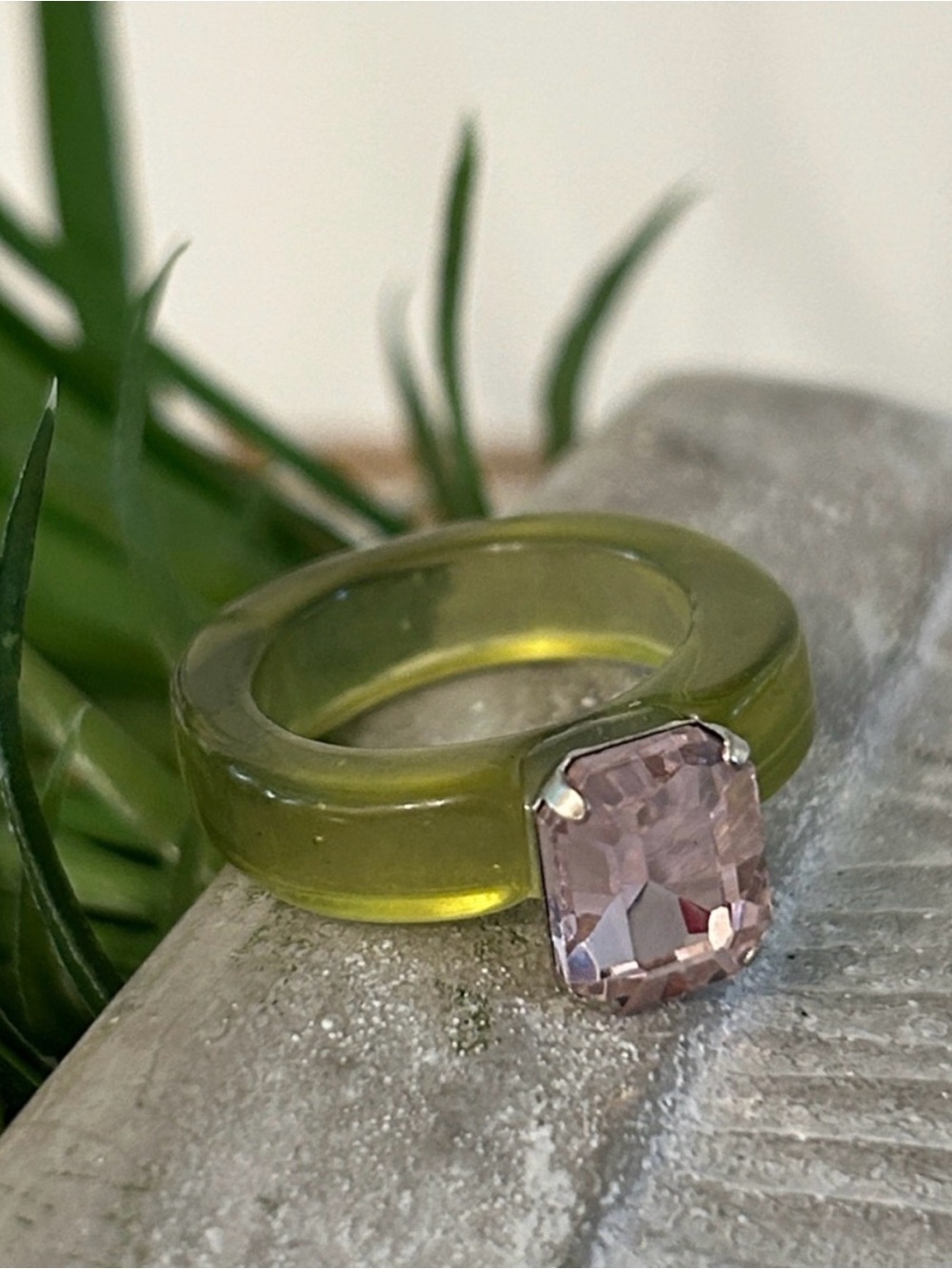 Olive Green acrylic Ring Light Pink Gemstone NEW chunky fashion ring